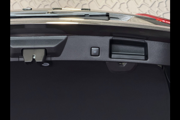 Ford Kuga Ford Kuga 2026 ST‑Line X – Sterk, Stil & Luxe • B&O • Panodak • 20’’ LMV • 360° Cam • Haak ✅ Ford Wijchen / Al 30 Jaar verkoop van Ford  In Nederland / Wij leveren Nieuwe en Bijna nieuwe Ford's / Zowel : ST-Line X / St-Line / Titanium / Sound Edtioion / Active / Graphite Tech Editi