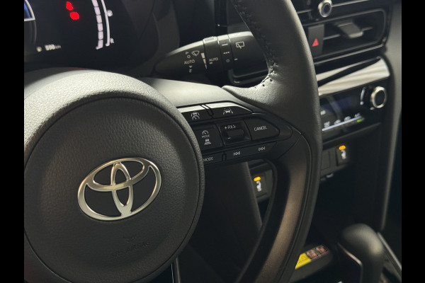 Toyota Yaris Cross 1.5 HYBRID DYNAMIC STOEL/STUUR VERW. 17''LMV P.SENSOR V+A KEYLESS CAMERA LED ZWARTE HEMEL MODEL 2025 ✅ Top Auto's Wijchen , Al 30 Jaar verkoop van Toyota , Type's Launch / Executive / Dynamic / First Edition / Business / Zowel Phev / Hev / Benzine / met fabrieksgarantie ✅