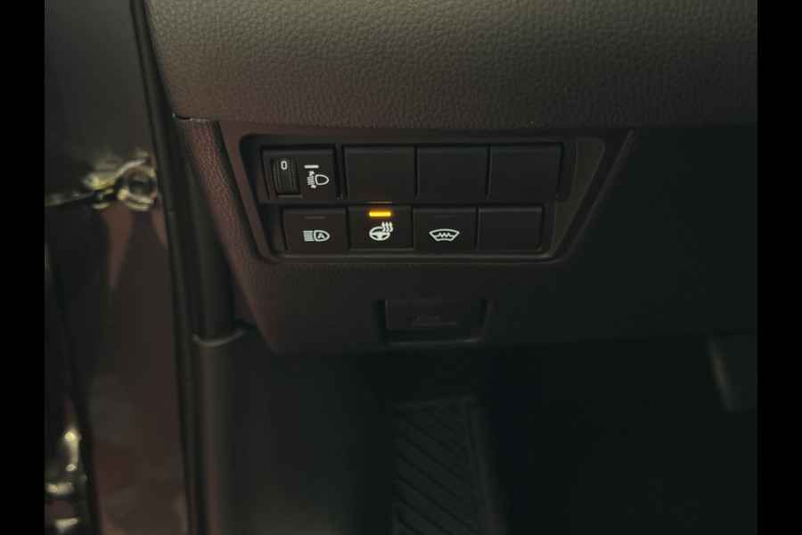 Toyota Yaris Cross 1.5 HYBRID DYNAMIC STOEL/STUUR VERW. 17''LMV P.SENSOR V+A KEYLESS CAMERA LED ZWARTE HEMEL MODEL 2025 ✅ Top Auto's Wijchen , Al 30 Jaar verkoop van Toyota , Type's Launch / Executive / Dynamic / First Edition / Business / Zowel Phev / Hev / Benzine / met fabrieksgarantie ✅