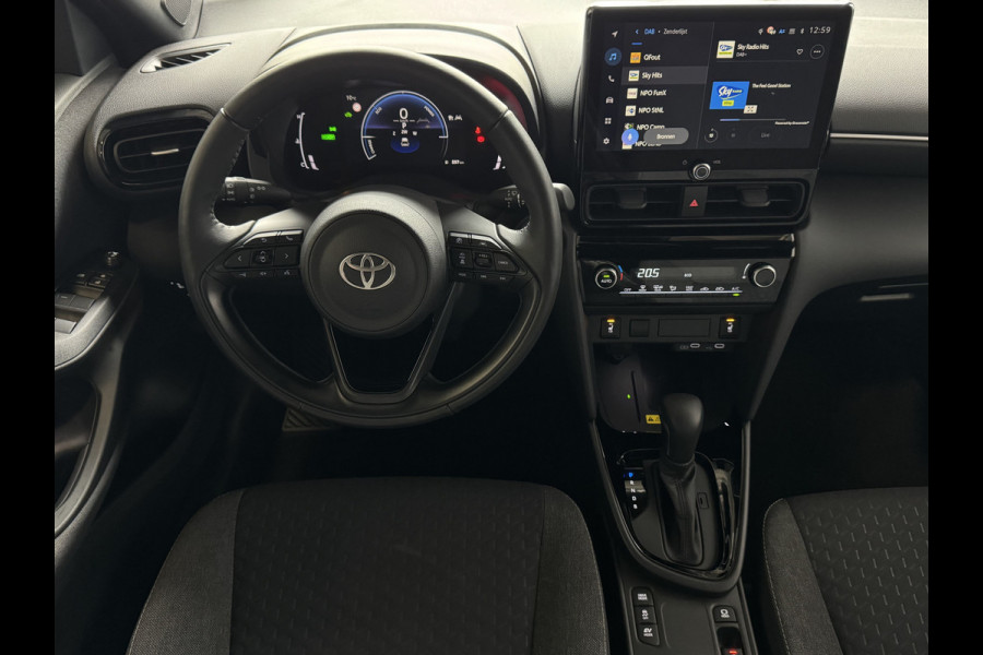 Toyota Yaris Cross 1.5 HYBRID DYNAMIC STOEL/STUUR VERW. 17''LMV P.SENSOR V+A KEYLESS CAMERA LED ZWARTE HEMEL MODEL 2025 ✅ Top Auto's Wijchen , Al 30 Jaar verkoop van Toyota , Type's Launch / Executive / Dynamic / First Edition / Business / Zowel Phev / Hev / Benzine / met fabrieksgarantie ✅