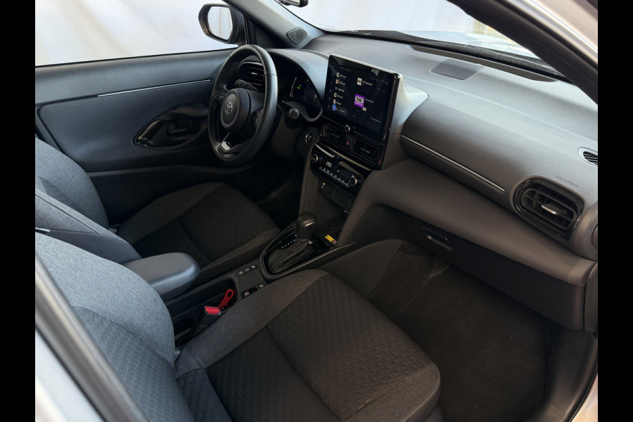 Toyota Yaris Cross 1.5 HYBRID DYNAMIC STOEL/STUUR VERW. 17''LMV P.SENSOR V+A KEYLESS CAMERA LED ZWARTE HEMEL MODEL 2025 ✅ Top Auto's Wijchen , Al 30 Jaar verkoop van Toyota , Type's Launch / Executive / Dynamic / First Edition / Business / Zowel Phev / Hev / Benzine / met fabrieksgarantie ✅