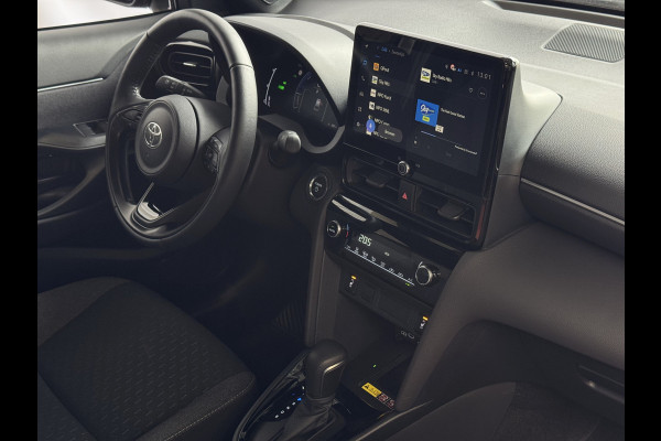 Toyota Yaris Cross 1.5 HYBRID DYNAMIC STOEL/STUUR VERW. 17''LMV P.SENSOR V+A KEYLESS CAMERA LED ZWARTE HEMEL MODEL 2025 ✅ Top Auto's Wijchen , Al 30 Jaar verkoop van Toyota , Type's Launch / Executive / Dynamic / First Edition / Business / Zowel Phev / Hev / Benzine / met fabrieksgarantie ✅