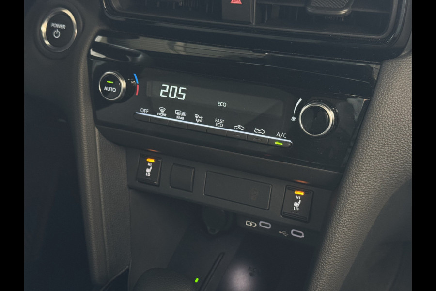 Toyota Yaris Cross 1.5 HYBRID DYNAMIC STOEL/STUUR VERW. 17''LMV P.SENSOR V+A KEYLESS CAMERA LED ZWARTE HEMEL MODEL 2025 ✅ Top Auto's Wijchen , Al 30 Jaar verkoop van Toyota , Type's Launch / Executive / Dynamic / First Edition / Business / Zowel Phev / Hev / Benzine / met fabrieksgarantie ✅