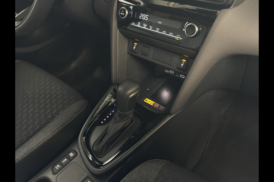 Toyota Yaris Cross 1.5 HYBRID DYNAMIC STOEL/STUUR VERW. 17''LMV P.SENSOR V+A KEYLESS CAMERA LED ZWARTE HEMEL MODEL 2025 ✅ Top Auto's Wijchen , Al 30 Jaar verkoop van Toyota , Type's Launch / Executive / Dynamic / First Edition / Business / Zowel Phev / Hev / Benzine / met fabrieksgarantie ✅