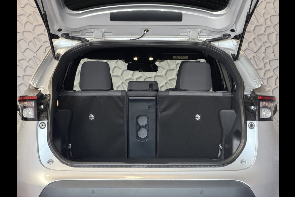 Toyota Yaris Cross 1.5 HYBRID DYNAMIC STOEL/STUUR VERW. 17''LMV P.SENSOR V+A KEYLESS CAMERA LED ZWARTE HEMEL MODEL 2025 ✅ Top Auto's Wijchen , Al 30 Jaar verkoop van Toyota , Type's Launch / Executive / Dynamic / First Edition / Business / Zowel Phev / Hev / Benzine / met fabrieksgarantie ✅