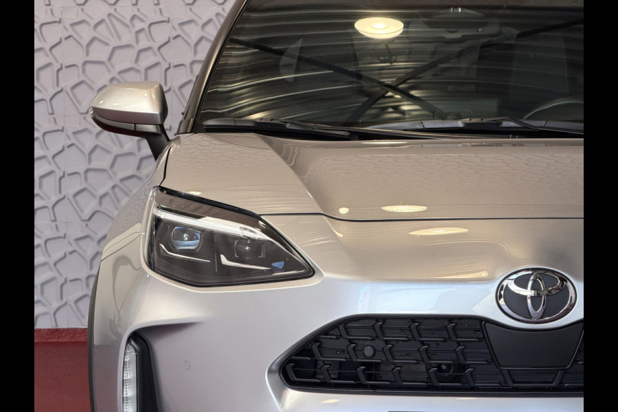 Toyota Yaris Cross 1.5 HYBRID DYNAMIC STOEL/STUUR VERW. 17''LMV P.SENSOR V+A KEYLESS CAMERA LED ZWARTE HEMEL MODEL 2025 ✅ Top Auto's Wijchen , Al 30 Jaar verkoop van Toyota , Type's Launch / Executive / Dynamic / First Edition / Business / Zowel Phev / Hev / Benzine / met fabrieksgarantie ✅