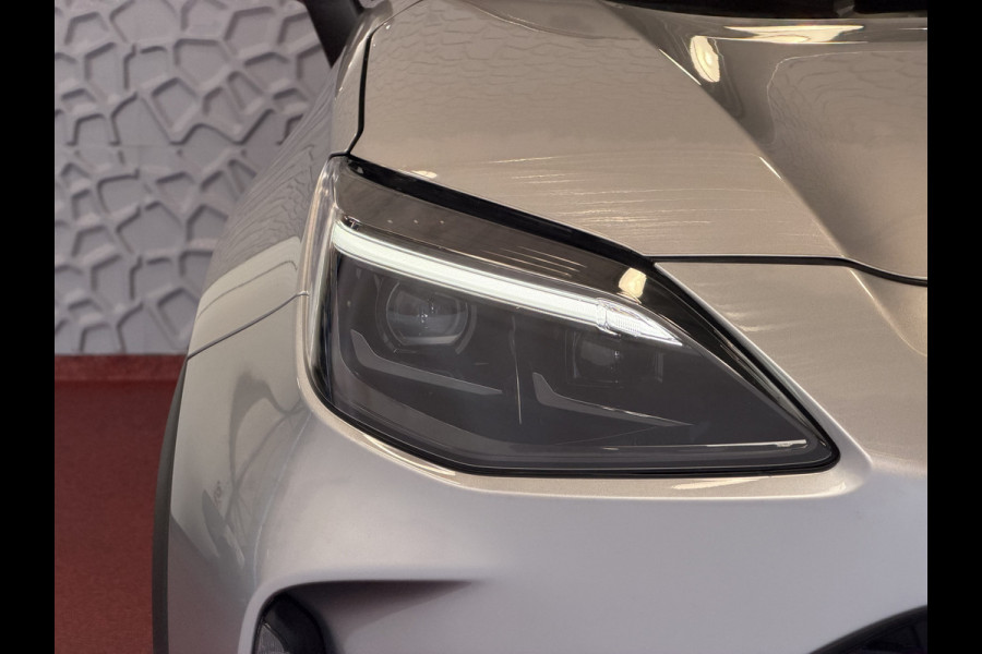 Toyota Yaris Cross 1.5 HYBRID DYNAMIC STOEL/STUUR VERW. 17''LMV P.SENSOR V+A KEYLESS CAMERA LED ZWARTE HEMEL MODEL 2025 ✅ Top Auto's Wijchen , Al 30 Jaar verkoop van Toyota , Type's Launch / Executive / Dynamic / First Edition / Business / Zowel Phev / Hev / Benzine / met fabrieksgarantie ✅