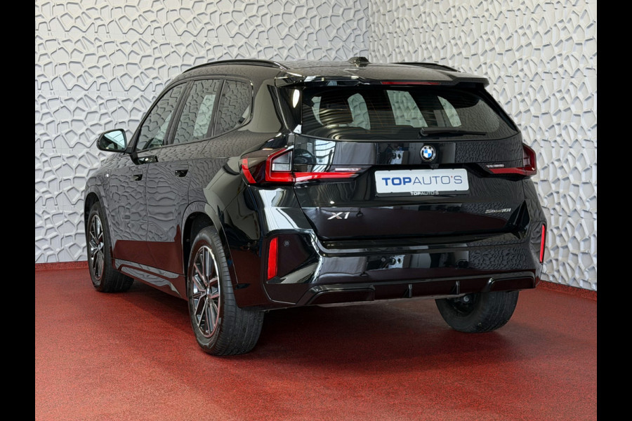 BMW X1 SDRIVE M-SPORT BIJNA NIEUW 6.863KM ! SHADOW LINE NAVI LED ELEK.KLEP CRUISE LEER/ALCANTARA CAMERA M-SPORT INTERIEUR / EXTERIEUR ✅ Top Auto's. Al 30 Jaar uw Bmw Specialist in ,  BMW M / M Sport / PHEV / HEV / Hybrid / Mhev / 25e / 30e / xDrive25e // xDrive30e / sDrive18i / sDrive20i / sDrive23i ✅