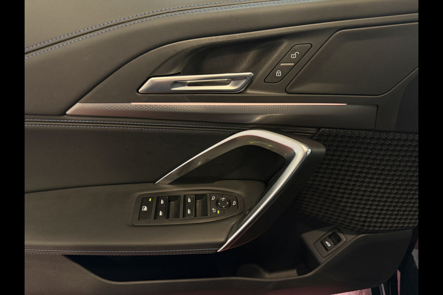 BMW X1 SDRIVE M-SPORT BIJNA NIEUW 6.863KM ! SHADOW LINE NAVI LED ELEK.KLEP CRUISE LEER/ALCANTARA CAMERA M-SPORT INTERIEUR / EXTERIEUR ✅ Top Auto's. Al 30 Jaar uw Bmw Specialist in ,  BMW M / M Sport / PHEV / HEV / Hybrid / Mhev / 25e / 30e / xDrive25e // xDrive30e / sDrive18i / sDrive20i / sDrive23i ✅