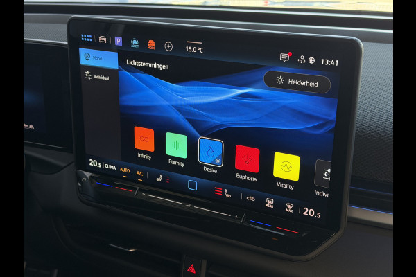 Volkswagen T-Roc 1.5 eTsi R-LINE EDITION BLACK STYLE 19''LMV IQ LED/GRIL/LOGO STOEL/STUUR.VERW ELEK.KLEP 2026