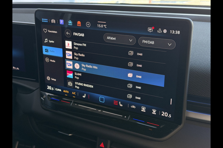 Volkswagen T-Roc 1.5 eTsi R-LINE EDITION BLACK STYLE 19''LMV IQ LED/GRIL/LOGO STOEL/STUUR.VERW ELEK.KLEP 2026