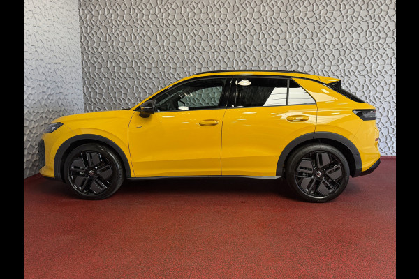 Volkswagen T-Roc 1.5 eTsi R-LINE EDITION BLACK STYLE 19''LMV IQ LED/GRIL/LOGO STOEL/STUUR.VERW ELEK.KLEP 2026