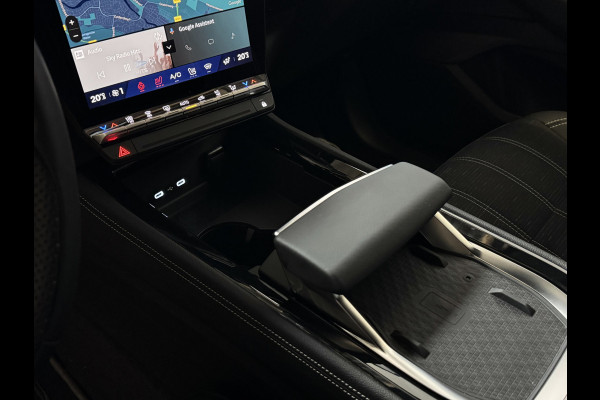 Renault Austral 1.3 160PK PANORAMA 1800 KG TREKGEWICHT TECHNO ELEK.KLEP ELEK.STOEL NAVI STOEL/STUUR/RUIT VERW. LED LEER 1800KG MAX TREKGEWICHT