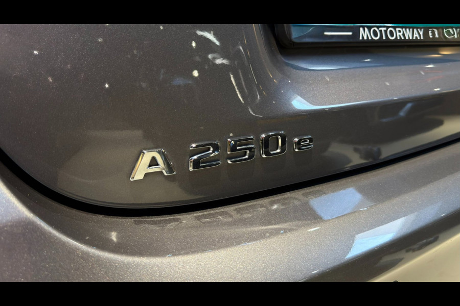 Mercedes-Benz A-Klasse 250 e Edition|Pano|Night Pack|Sfeer|Camera|BTW