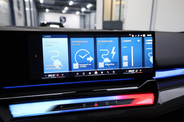 BMW 5 Serie Touring M5 727+PK BTW/AKRAPOVIC/CARBON M-PERFORMANCE/21" LMV/BOWERS & WILKINS/PANO/HUD/ACC/ECC/FABRIEKSGARANTIE!