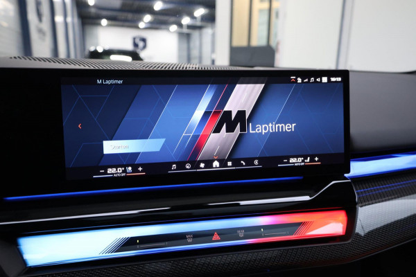BMW 5 Serie Touring M5 727+PK BTW/AKRAPOVIC/CARBON M-PERFORMANCE/21" LMV/BOWERS & WILKINS/PANO/HUD/ACC/ECC/FABRIEKSGARANTIE!