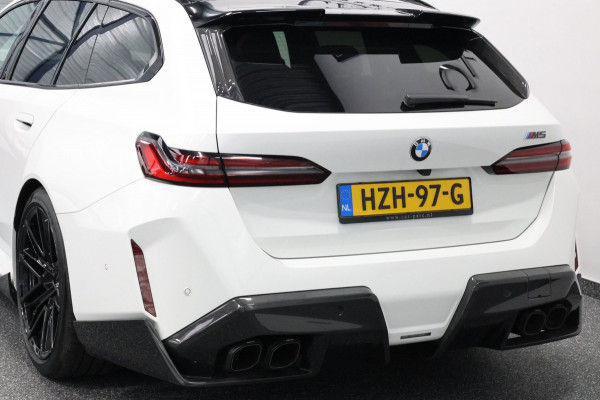 BMW 5 Serie Touring M5 727+PK BTW/AKRAPOVIC/CARBON M-PERFORMANCE/21" LMV/BOWERS & WILKINS/PANO/HUD/ACC/ECC/FABRIEKSGARANTIE!
