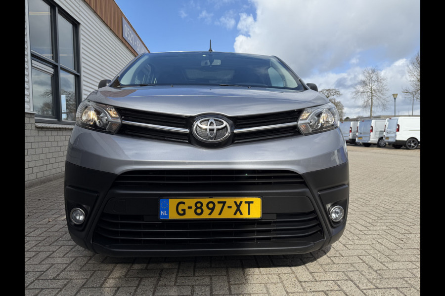 Toyota Proace Shuttle 2.0 D-4D automaat Navigator Medium L3H1 / 9 persoons / euro 6 diesel / bpm vrij / vaste prijs rijklaar € 19.950 incl btw / inclusief een nieuwe distributie riem / isofix !