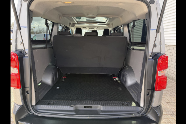 Toyota Proace Shuttle 2.0 D-4D automaat Navigator Medium L3H1 / 9 persoons / euro 6 diesel / bpm vrij / vaste prijs rijklaar € 19.950 incl btw / inclusief een nieuwe distributie riem / isofix !