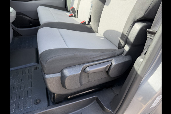 Toyota Proace Shuttle 2.0 D-4D automaat Navigator Medium L3H1 / 9 persoons / euro 6 diesel / bpm vrij / vaste prijs rijklaar € 19.950 incl btw / inclusief een nieuwe distributie riem / isofix !