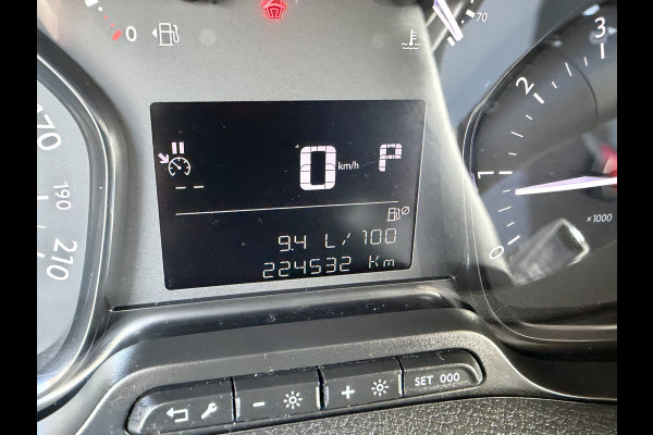 Toyota Proace Shuttle 2.0 D-4D automaat Navigator Medium L3H1 / 9 persoons / euro 6 diesel / bpm vrij / vaste prijs rijklaar € 19.950 incl btw / inclusief een nieuwe distributie riem / isofix !