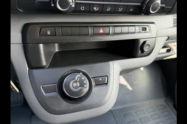 Toyota Proace Shuttle 2.0 D-4D automaat Navigator Medium L3H1 / 9 persoons / euro 6 diesel / bpm vrij / vaste prijs rijklaar € 19.950 incl btw / inclusief een nieuwe distributie riem / isofix !