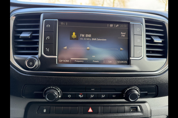 Toyota Proace Shuttle 2.0 D-4D automaat Navigator Medium L3H1 / 9 persoons / euro 6 diesel / bpm vrij / vaste prijs rijklaar € 19.950 incl btw / inclusief een nieuwe distributie riem / isofix !