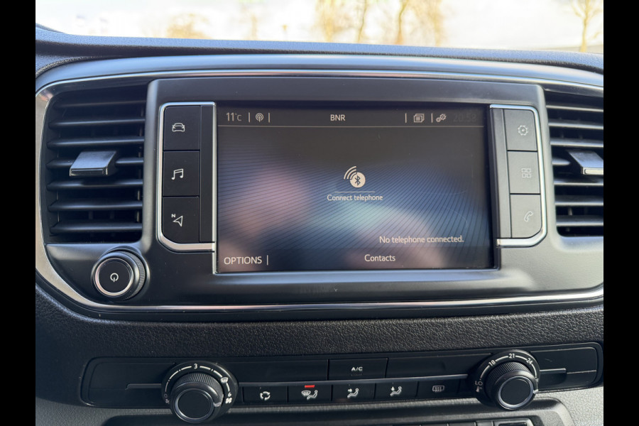 Toyota Proace Shuttle 2.0 D-4D automaat Navigator Medium L3H1 / 9 persoons / euro 6 diesel / bpm vrij / vaste prijs rijklaar € 19.950 incl btw / inclusief een nieuwe distributie riem / isofix !