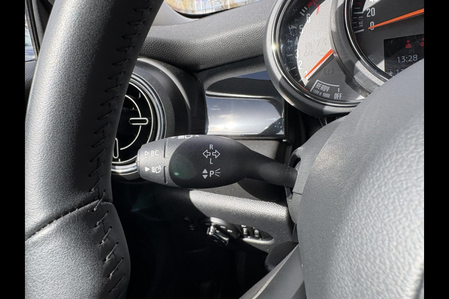 MINI Mini 1.5 Cooper Camden Edition 136pk Automaat | PDC | Navi | Cruise Control | Climate Control | Leer |