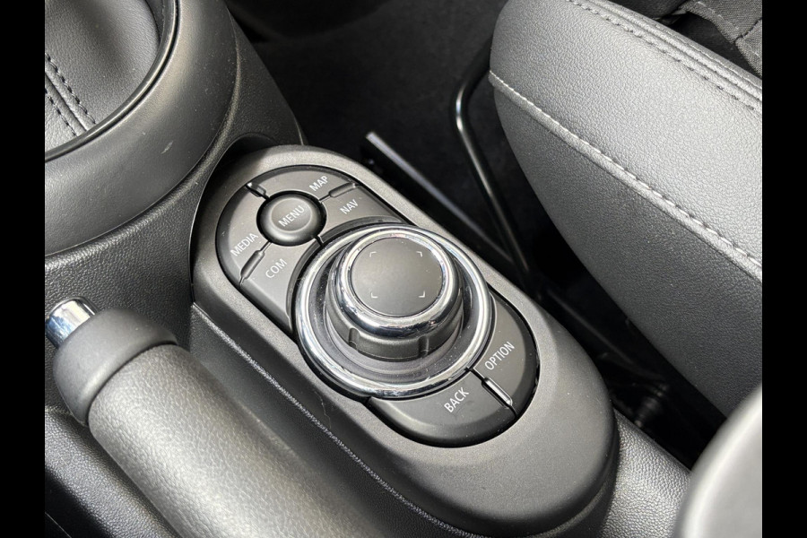 MINI Mini 1.5 Cooper Camden Edition 136pk Automaat | PDC | Navi | Cruise Control | Climate Control | Leer |