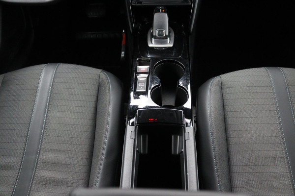 Peugeot 208 1.2 Allure*AUTOM*CARPLAY*ECC*CRUISE*NAVI*HAAK*CAM*