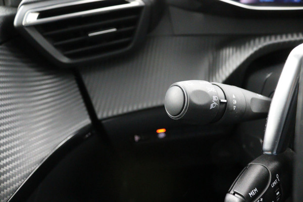 Peugeot 208 1.2 Allure*AUTOM*CARPLAY*ECC*CRUISE*NAVI*HAAK*CAM*