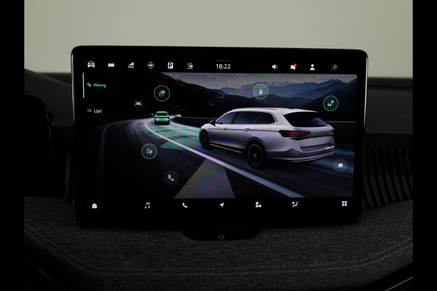 Škoda Superb Combi Business Edition PHEV 1.5 TSI 204 pk 6 versn. DSG | Trekhaak, wegklapbaar | Chrome pakket | Lichtmetalen velgen 18 inch Dofida zilver