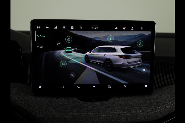 Škoda Superb Combi Business Edition PHEV 1.5 TSI 204 pk 6 versn. DSG | Trekhaak, wegklapbaar | Chrome pakket | Lichtmetalen velgen 18 inch Dofida zilver