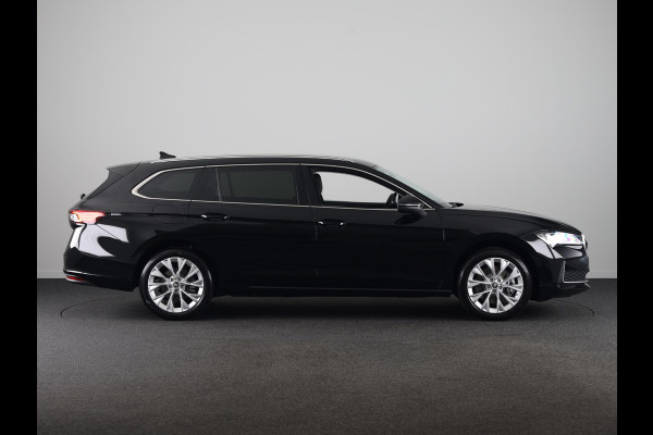 Škoda Superb Combi Business Edition PHEV 1.5 TSI 204 pk 6 versn. DSG | Trekhaak, wegklapbaar | Chrome pakket | Lichtmetalen velgen 18 inch Dofida zilver
