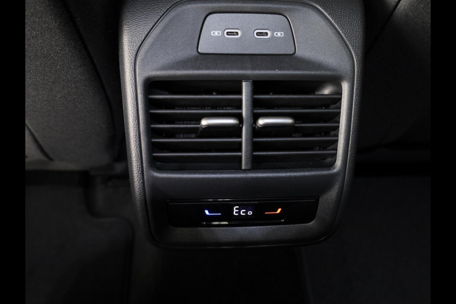 Škoda Superb Combi Business Edition PHEV 1.5 TSI 204 pk 6 versn. DSG | Trekhaak, wegklapbaar | Chrome pakket | Lichtmetalen velgen 18 inch Dofida zilver