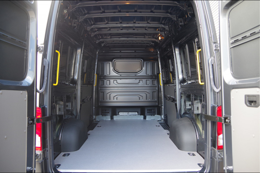 Volkswagen Crafter 35 2.0 TDI L3H3 AUT. 2X SCHUIFDEUR, FACELIFT, LED, TREKHAAK, CAMERA, NAVI, CRUISE, CLIMA, PARKEERSENSOREN