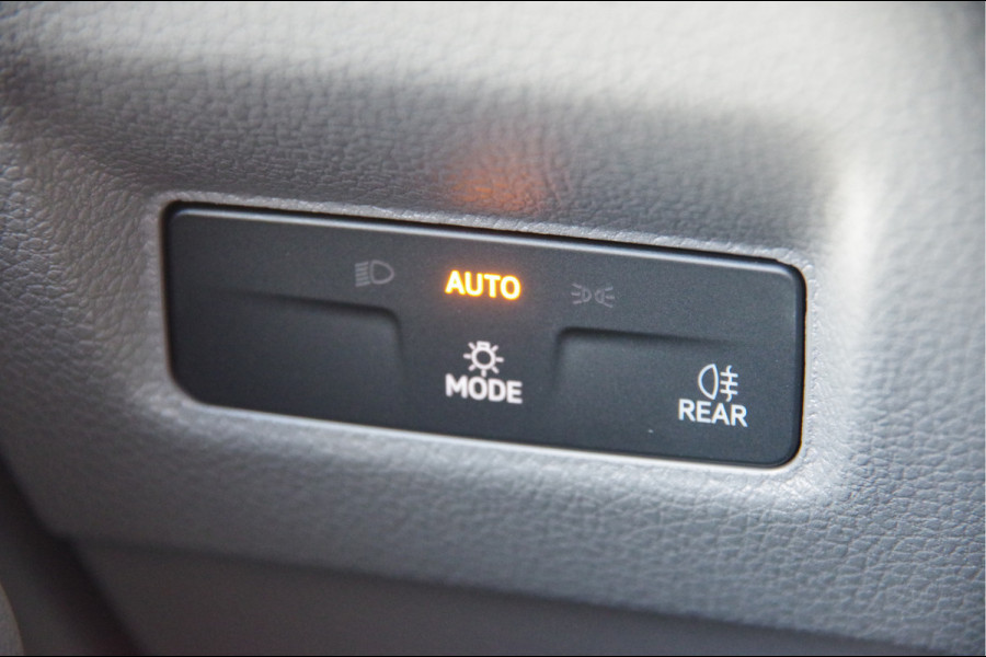 Volkswagen Crafter 35 2.0 TDI L3H3 AUT. 2X SCHUIFDEUR, FACELIFT, LED, TREKHAAK, CAMERA, NAVI, CRUISE, CLIMA, PARKEERSENSOREN