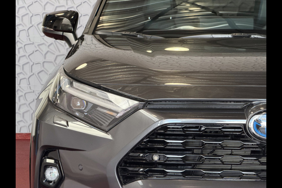 Toyota RAV4 2.5 Hybrid LED LEER CAMERA JBL ELEK.KLEP NAVI CAMERA 18''LMV ADAP.CRUISE ELEK.STOEL STUUR STOELVERW ✅2025✅ ✅ Top Auto's Wijchen , Al 30 Jaar verkoop van Toyota , Type's Launch / Executive / Dynamic / First Edition / Business / Zowel Phev / Hev / Benzine / met fabrieksgarantie ✅