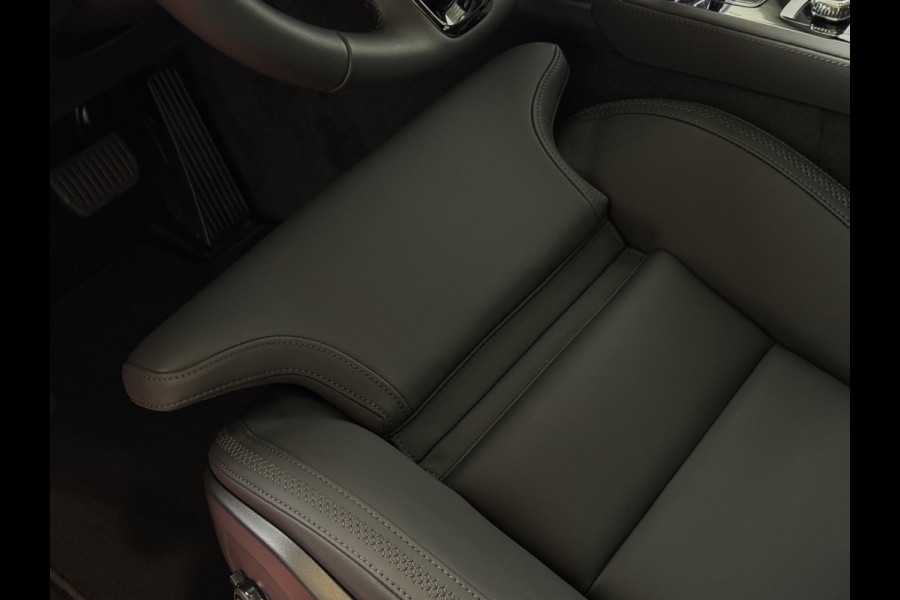 Volvo XC90 2.0 T8 456 PK 12/25 Bowers & Wilkins LUCHTVERING 12/25 AWD 7P ULTRA DARK SCHUIFDAK ELEK.TREKHAAK SCHUIFDAK 21''LMV STOEL/STUUR.V PANORAMA STANDKACHEL HEADUP PHEV ✅Top Auto's Wijchen✅ 170 Nieuwe en bijna nieuwe Auto's met : Benzine /  PHEV / Plug in hybrid / Hybrid / Mild hybrid / HEV / Keuze uit Plus / /Ultra/ Bright / Dark / Black Edition /