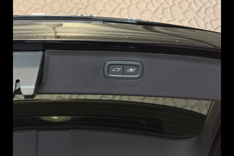 Volvo XC90 2.0 T8 456 PK 12/25 Bowers & Wilkins LUCHTVERING 12/25 AWD 7P ULTRA DARK SCHUIFDAK ELEK.TREKHAAK SCHUIFDAK 21''LMV STOEL/STUUR.V PANORAMA STANDKACHEL HEADUP PHEV ✅Top Auto's Wijchen✅ 170 Nieuwe en bijna nieuwe Auto's met : Benzine /  PHEV / Plug in hybrid / Hybrid / Mild hybrid / HEV / Keuze uit Plus / /Ultra/ Bright / Dark / Black Edition /