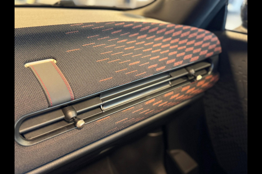 MINI Mini 1.5 Cooper C Classic M / JCW /Pano / Camera / HUD / Stoel/Stuur verwarming / Sfeerverlichting