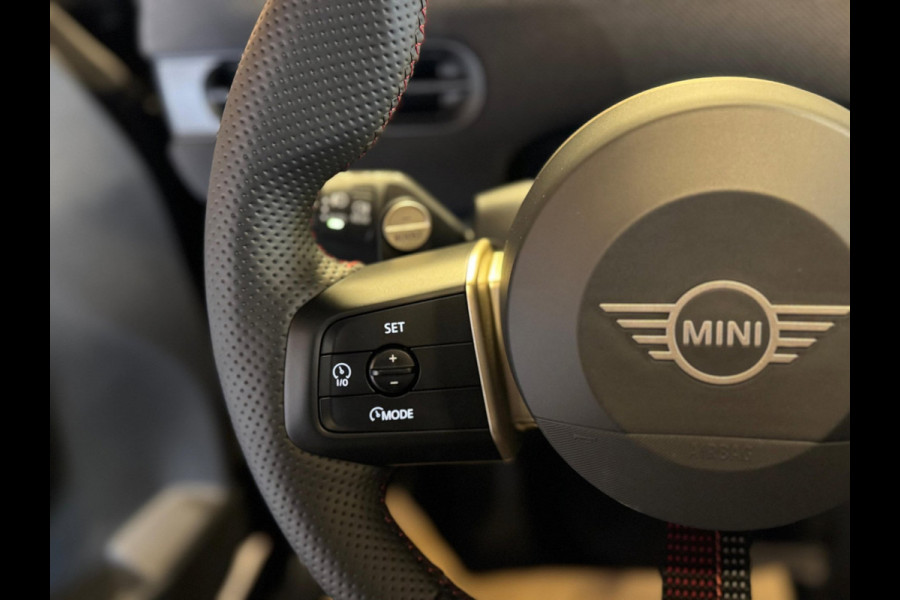 MINI Mini 1.5 Cooper C Classic M / JCW /Pano / Camera / HUD / Stoel/Stuur verwarming / Sfeerverlichting