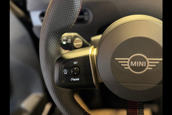 MINI Mini 1.5 Cooper C Classic M / JCW /Pano / Camera / HUD / Stoel/Stuur verwarming / Sfeerverlichting