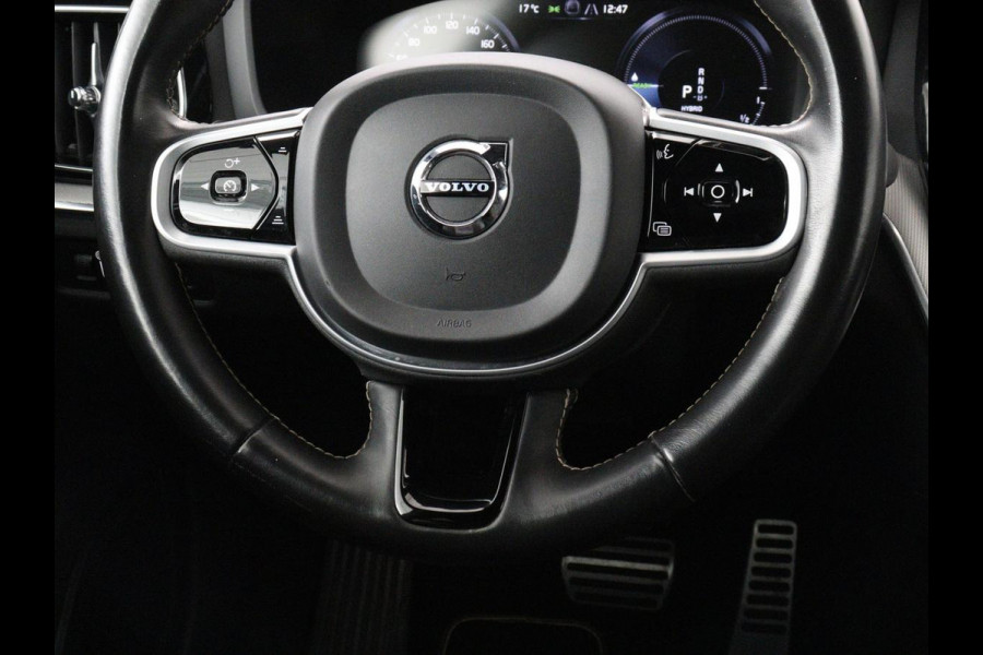 Volvo S60 2.0 Recharge T8 AWD R-Design | Panoramadak | Stoelventilatie | Head-Up | Leder | 360 Camera | Massage | Adaptive cruise | Trekhaak | Achterbankverwarming | Carplay | Harman/Kardon | PHEV | Plug In