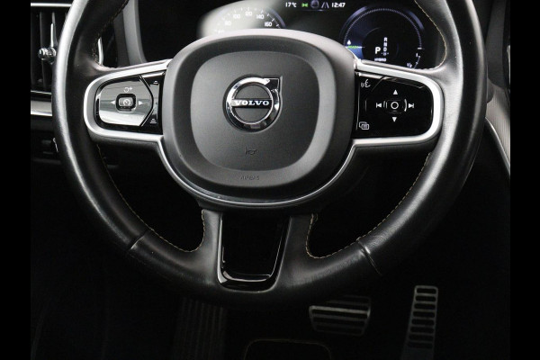 Volvo S60 2.0 Recharge T8 AWD R-Design | Panoramadak | Stoelventilatie | Head-Up | Leder | 360 Camera | Massage | Adaptive cruise | Trekhaak | Achterbankverwarming | Carplay | Harman/Kardon | PHEV | Plug In
