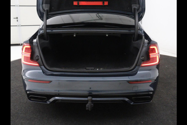 Volvo S60 2.0 Recharge T8 AWD R-Design | Panoramadak | Stoelventilatie | Head-Up | Leder | 360 Camera | Massage | Adaptive cruise | Trekhaak | Achterbankverwarming | Carplay | Harman/Kardon | PHEV | Plug In