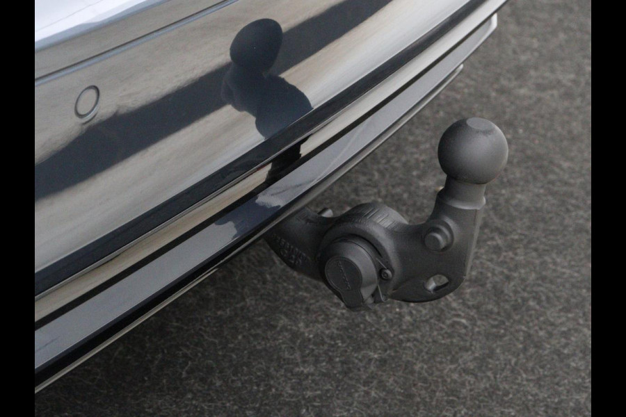 Volvo S60 2.0 Recharge T8 AWD R-Design | Panoramadak | Stoelventilatie | Head-Up | Leder | 360 Camera | Massage | Adaptive cruise | Trekhaak | Achterbankverwarming | Carplay | Harman/Kardon | PHEV | Plug In