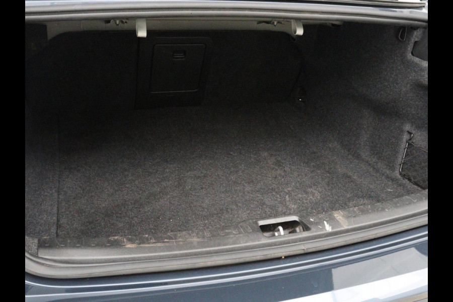 Volvo S60 2.0 Recharge T8 AWD R-Design | Panoramadak | Stoelventilatie | Head-Up | Leder | 360 Camera | Massage | Adaptive cruise | Trekhaak | Achterbankverwarming | Carplay | Harman/Kardon | PHEV | Plug In