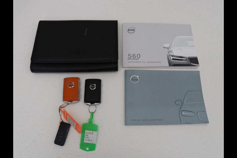 Volvo S60 2.0 Recharge T8 AWD R-Design | Panoramadak | Stoelventilatie | Head-Up | Leder | 360 Camera | Massage | Adaptive cruise | Trekhaak | Achterbankverwarming | Carplay | Harman/Kardon | PHEV | Plug In